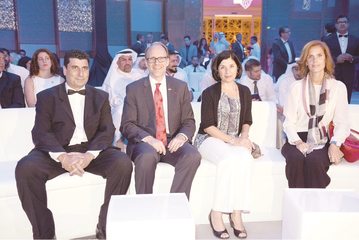 سليمان وعنبتاوي وعقيلاتهما خلال حفل الإطلاق