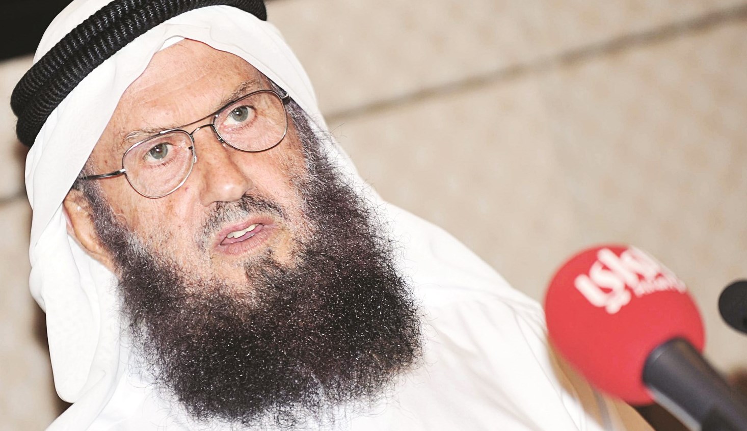 u0627u0644u0633u0644u0637u0627u0646 u0645u062au062du062fu062bu0627u064b u0641u064a u0627u0644u0645u0624u062au0645u0631 u0627u0644u0635u062du0627u0641u064a (u062au0635u0648u064au0631 u0633u0639u062f u0647u0646u062fu0627u0648u064a)