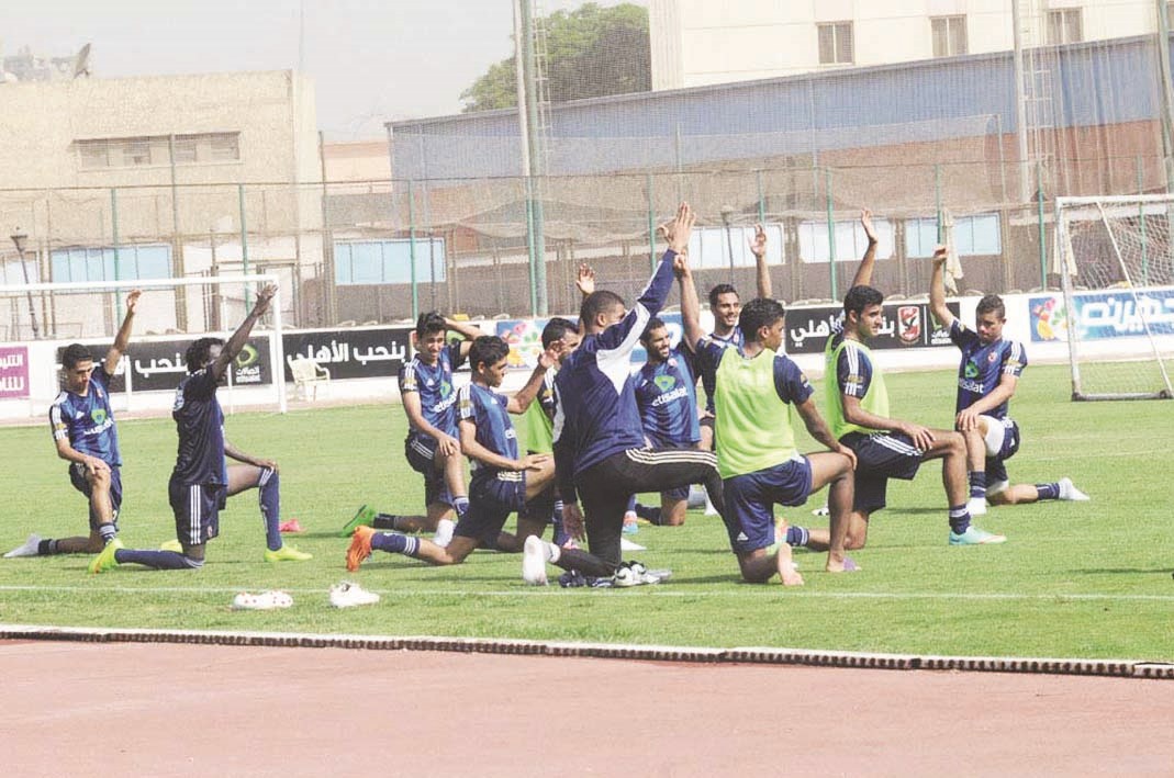 u0644u0627u0639u0628u0648 u0627u0644u0623u0647u0644u064a u064au0633u062au0639u062fu0648u0646 u0628u062cu062fu064au0629 u0644u0645u0644u0627u0642u0627u0629 u0641u0631u064au0642 u0627u0644u0642u0637u0646 u0627u0644u0643u0627u0645u064au0631u0648u0646u064a (u062eu0627u0635 - u00abu0627u0644u0631u0627u064au00bb)