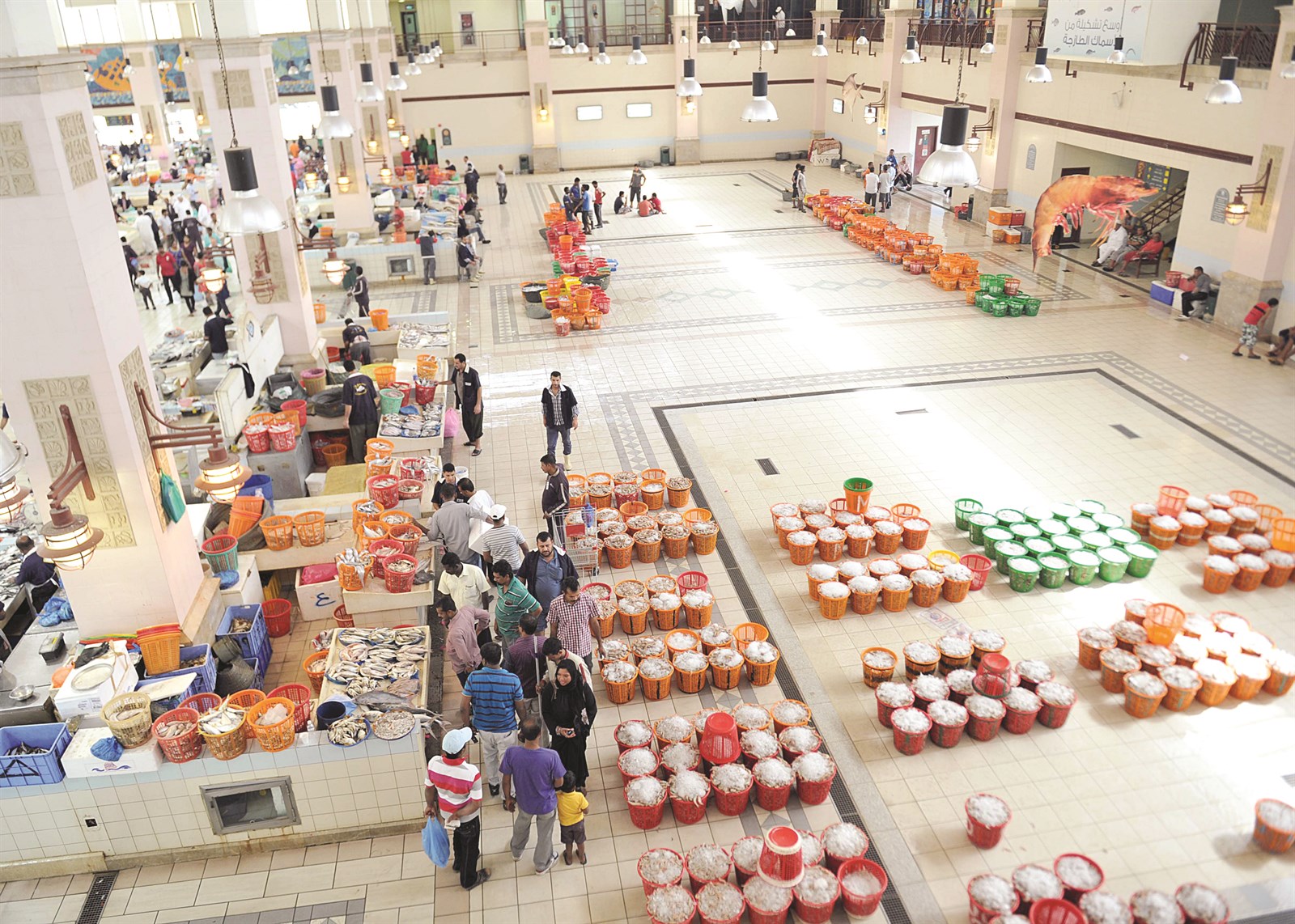 u0633u0648u0642 u0627u0644u0633u0645u0643 u0648u0642u062f u0628u062fu0627 u0634u0628u0647 u062eu0627u0644u064d u0645u0646 u0627u0644u0645u0634u062au0631u064au0646 (u062au0635u0648u064au0631 u0633u0639u062f u0647u0646u062fu0627u0648u064a)