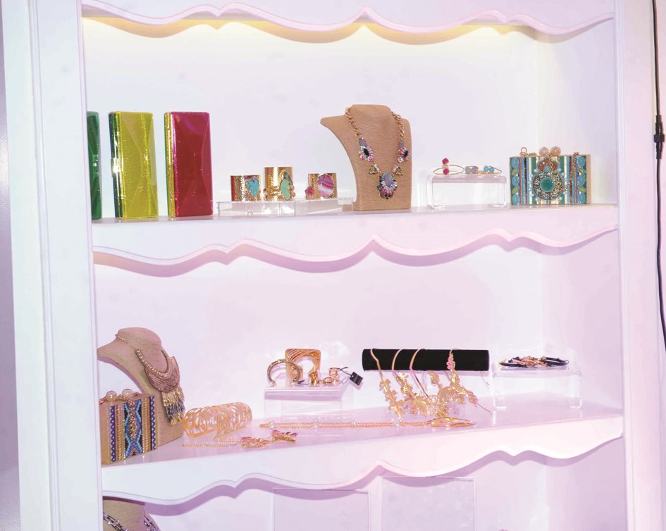 u062au0634u0643u064au0644u0629 u0641u0631u064au062fu0629 u0645u0646 u0627u0644u0625u0643u0633u0633u0648u0627u0631u0627u062a