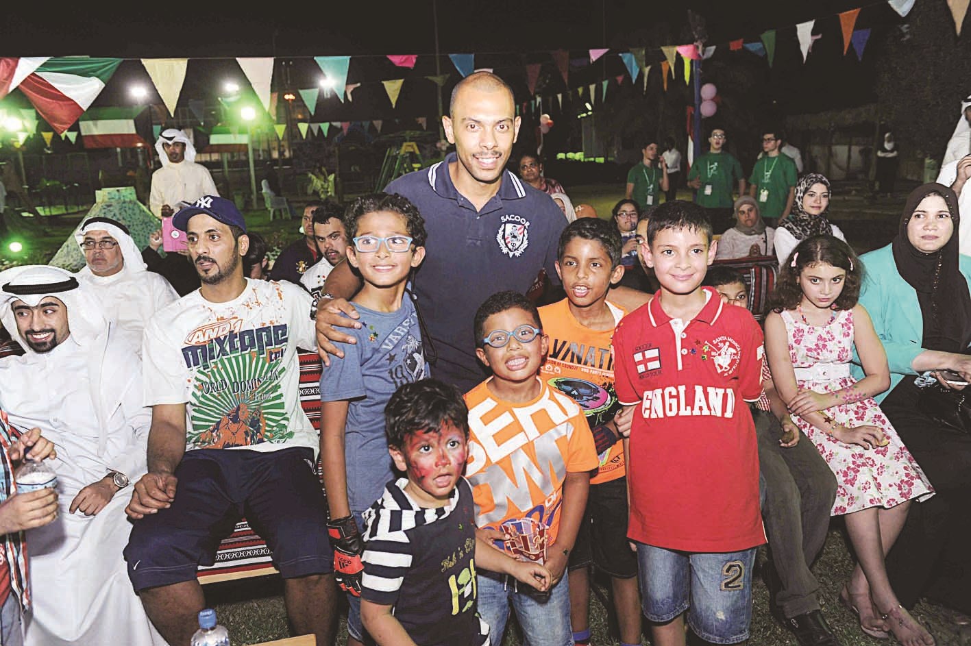 الأصحاء والمعاقون سعداء بالحفل