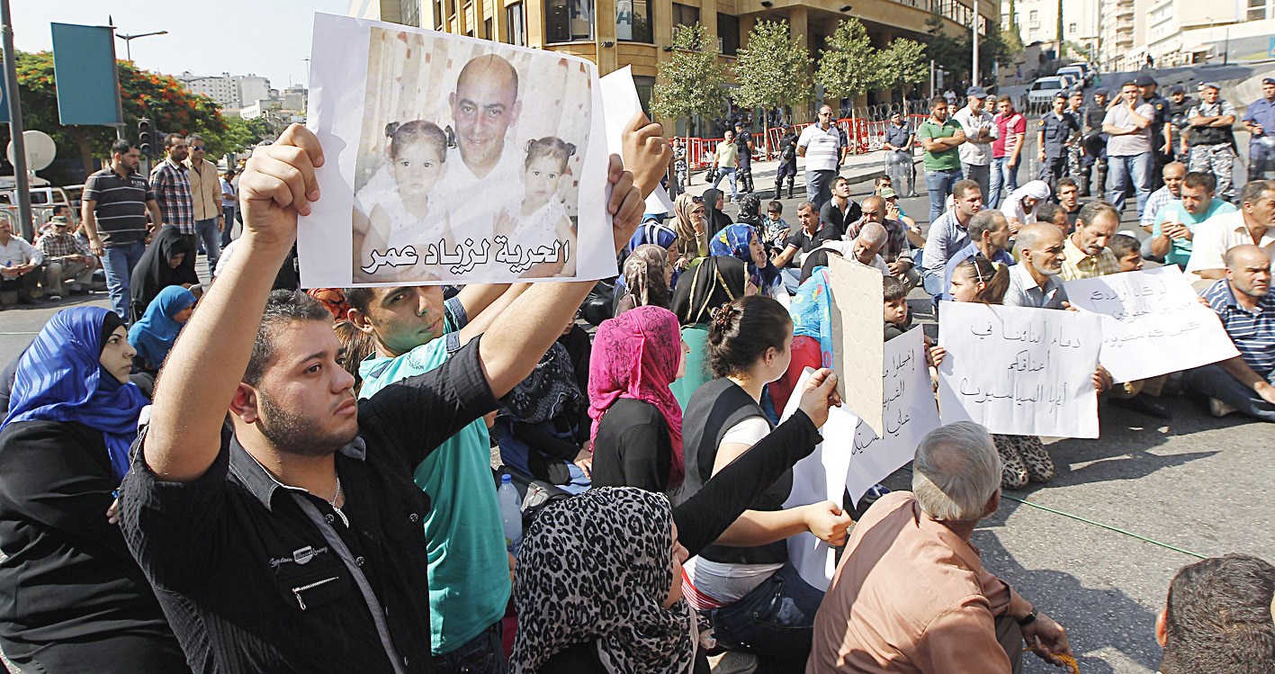 u0645u062au0638u0627u0647u0631u0648u0646 u064au062du062au062cu0648u0646 u0639u0644u0649 u062eu0637u0641 u0627u0644u0639u0633u0643u0631u064au064au0646 u0627u0644u0644u0628u0646u0627u0646u064au064au0646 u0645u0646 u0642u0628u0644 u00abu062cu0628u0647u0629 u0627u0644u0646u0635u0631u0629u00bb u0641u064a u0628u064au0631u0648u062a u0623u0645u0633 (u0627 u0628)