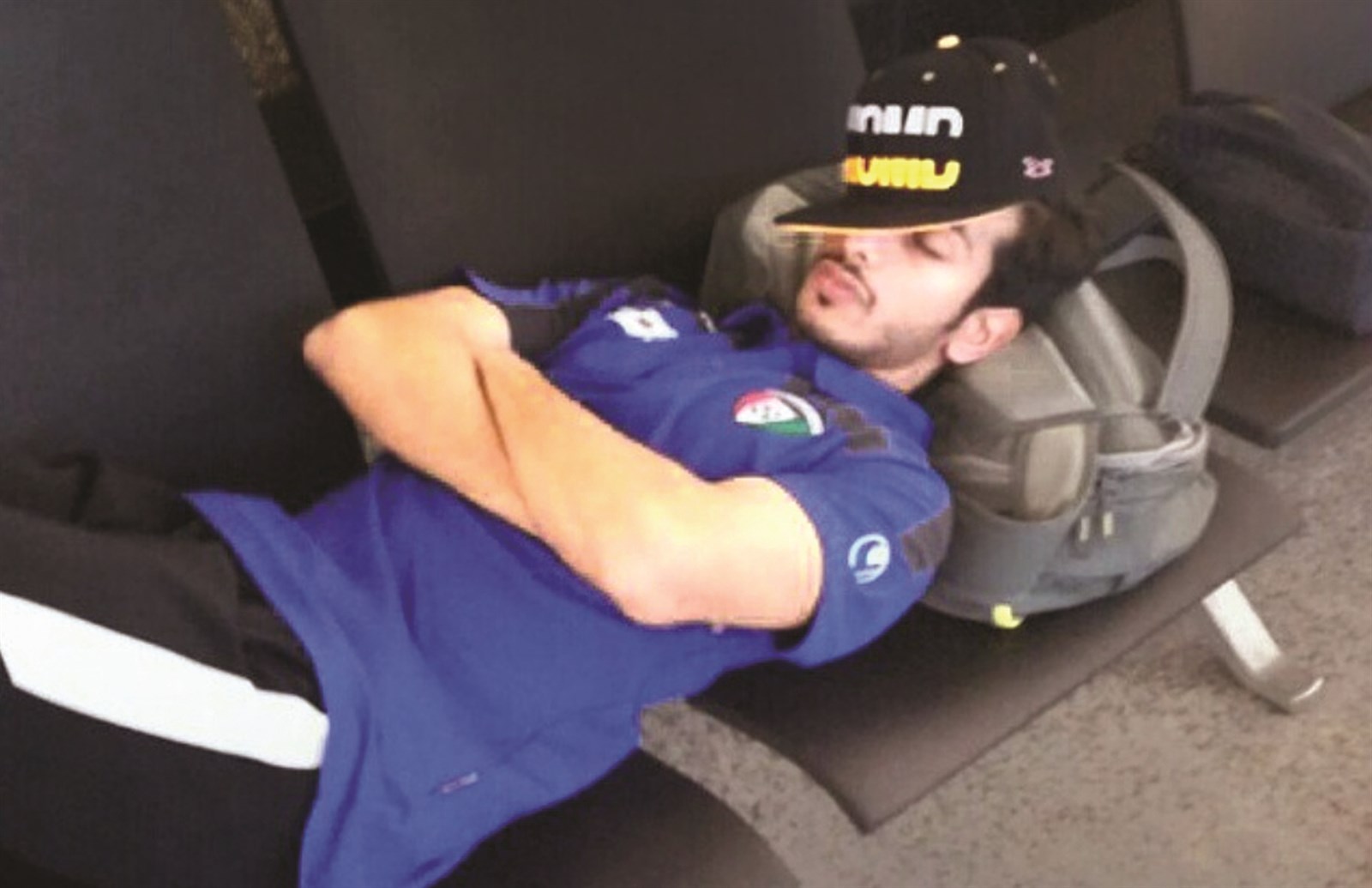 u0627u0644u062du0634u0627u0646 u0645u0633u062au063au0631u0642u0627 u0641u064a u0646u0648u0645u0647 u0639u0644u0649 u0623u062du062f u0643u0631u0627u0633u064a u0627u0644u0645u0637u0627u0631