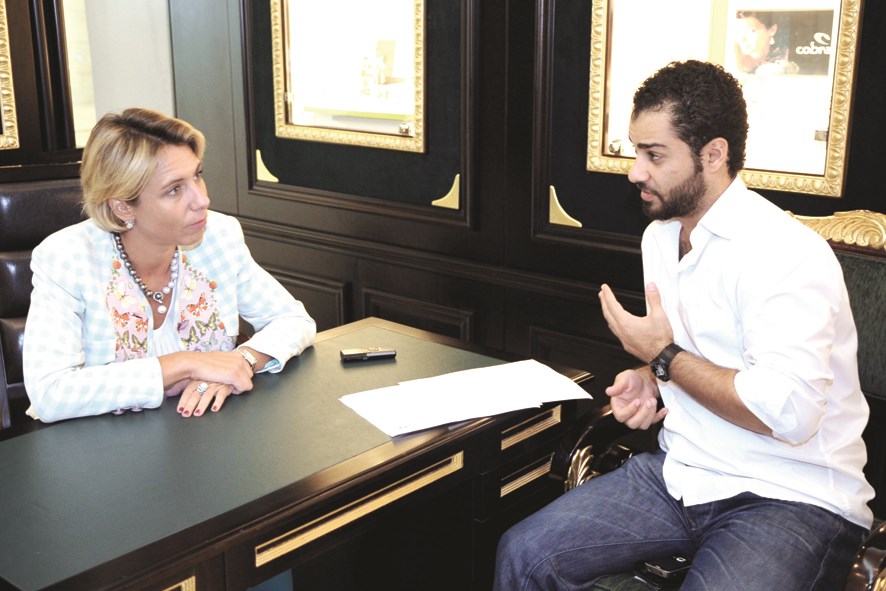 متحدثة للزميل علاء محمود