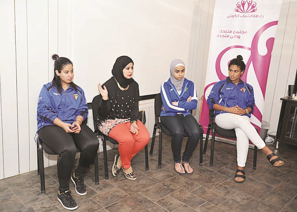 u0627u0644u0644u0627u0639u0628u0627u062a u0631u0630u0627u0630 u0627u0644u0646u062cu062fu064a u0648u0634u0647u062f u0627u0644u0639u0648u0636u064a u0648u062du0646u0627u0646 u0631u0627u0634u062f u0648u0645u0631u0627u062du0628 u0627u0644u0645u0637u064au0631u064a u062eu0644u0627u0644 u0627u0644u0646u062fu0648u0629 (u062au0635u0648u064au0631 u0633u0639u062f u0647u0646u062fu0627u0648u064a)