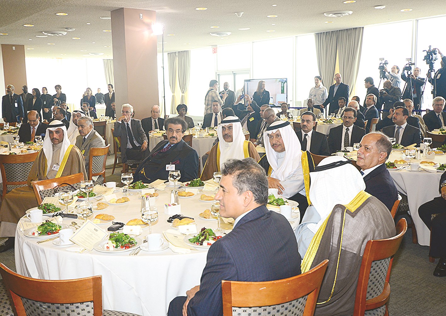 الغانم والمحمد والمبارك والخالد يتابعون احتفالية تكريم سمو الأمير