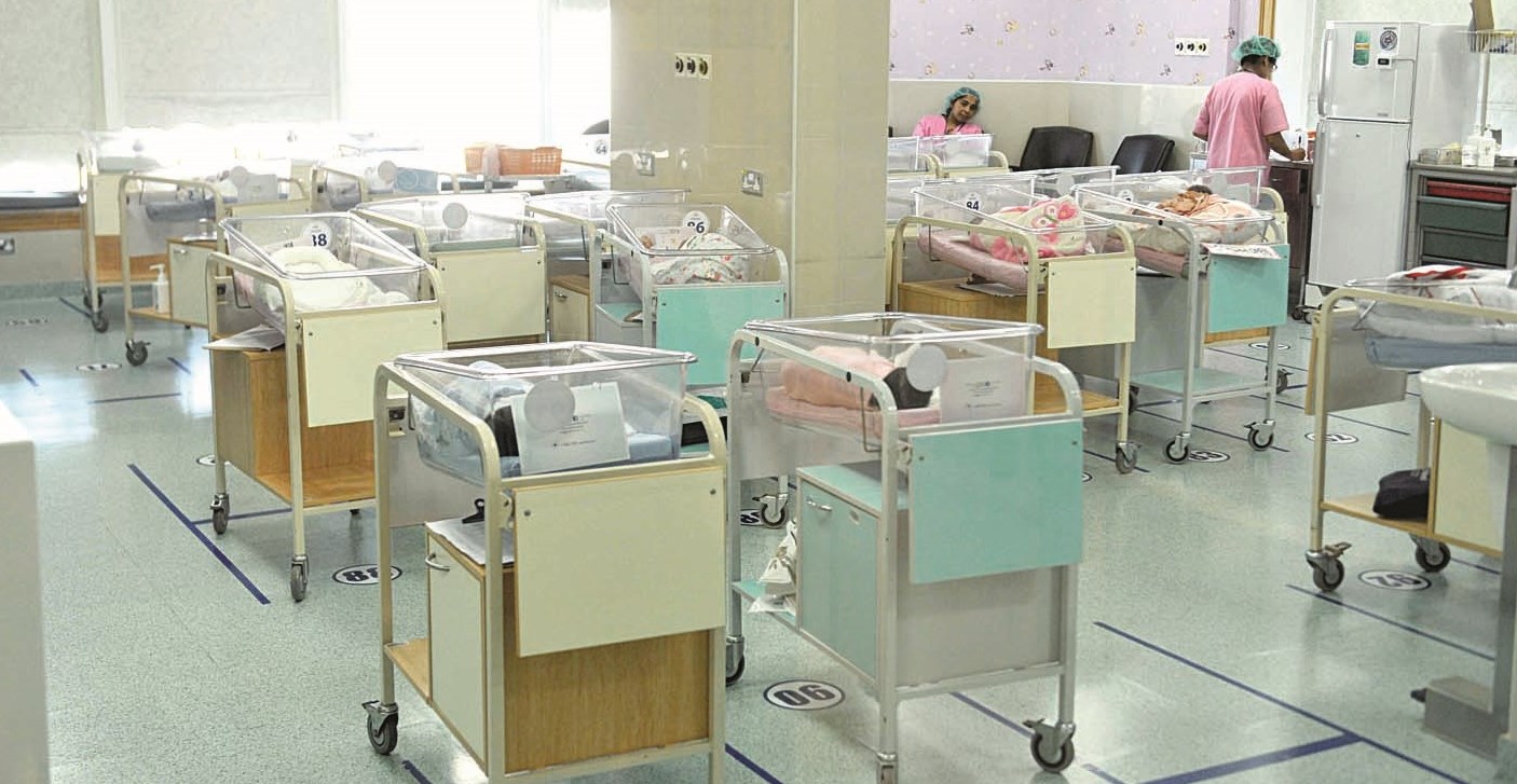 أقسام الولادة في المستشفيات استقبلت العام الجديد بمزيد من المواليد