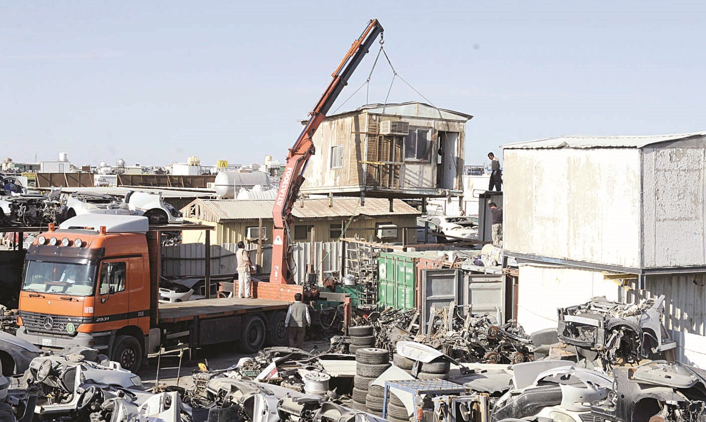 البيت «المحمول» على الأذرع الحديدية الواهية