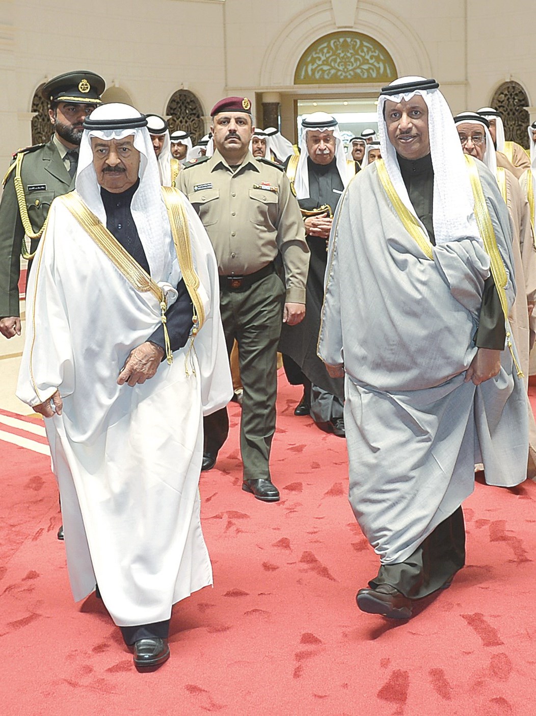 المبارك مودّعاً خليفة بن سلمان