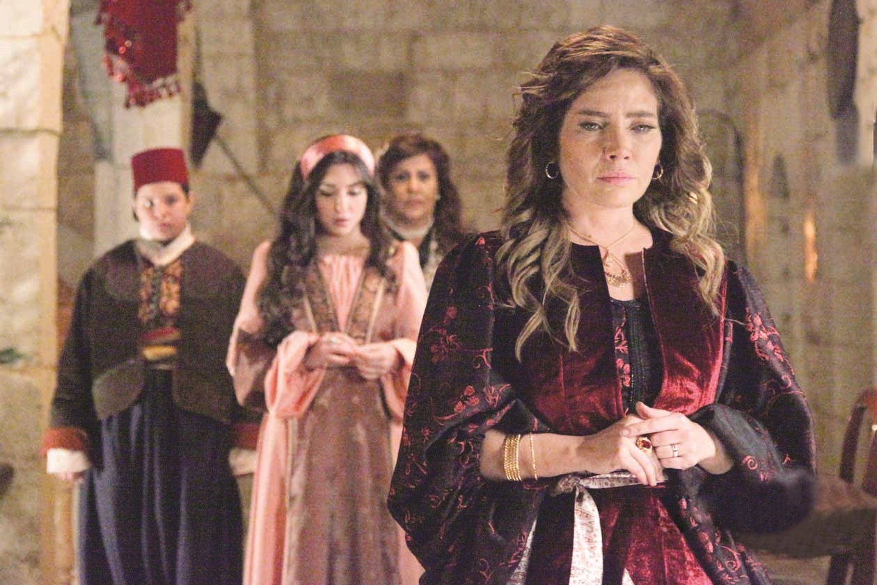 سلافة معمار في مشهد من مسلسل «بنت الشهبندر»