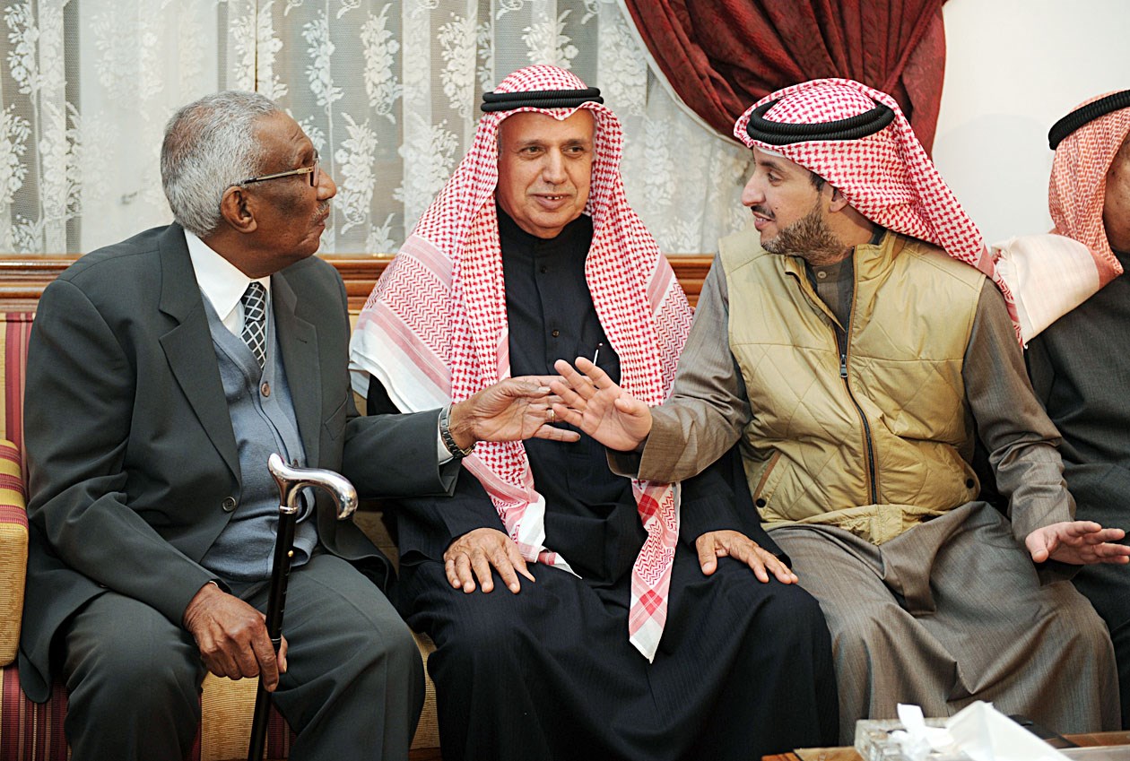 u062du062fu064au062b u0628u064au0646 u0627u0644u0645u0644u0627 u0648u0627u0644u062eu0637u064au0628 u0648u0628u064au0646u0647u0645u0627 u0627u0644u0631u0648u0645u064a         (u062au0635u0648u064au0631 u0637u0627u0631u0642 u0639u0632u0627u0644u062fu064au0646)