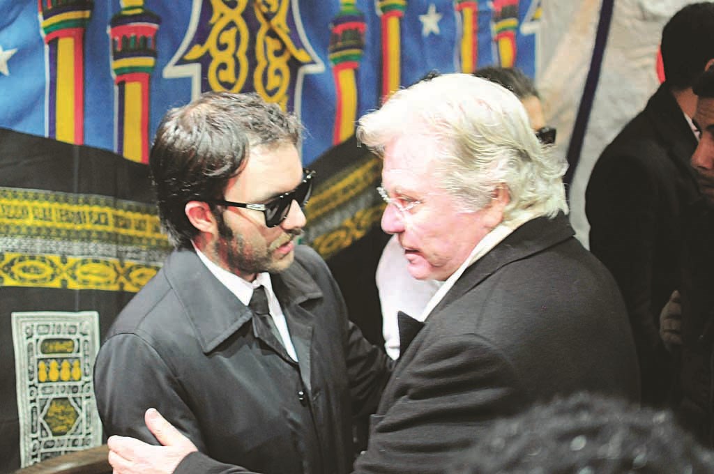 حسين فهمي قدم واجب العزاء