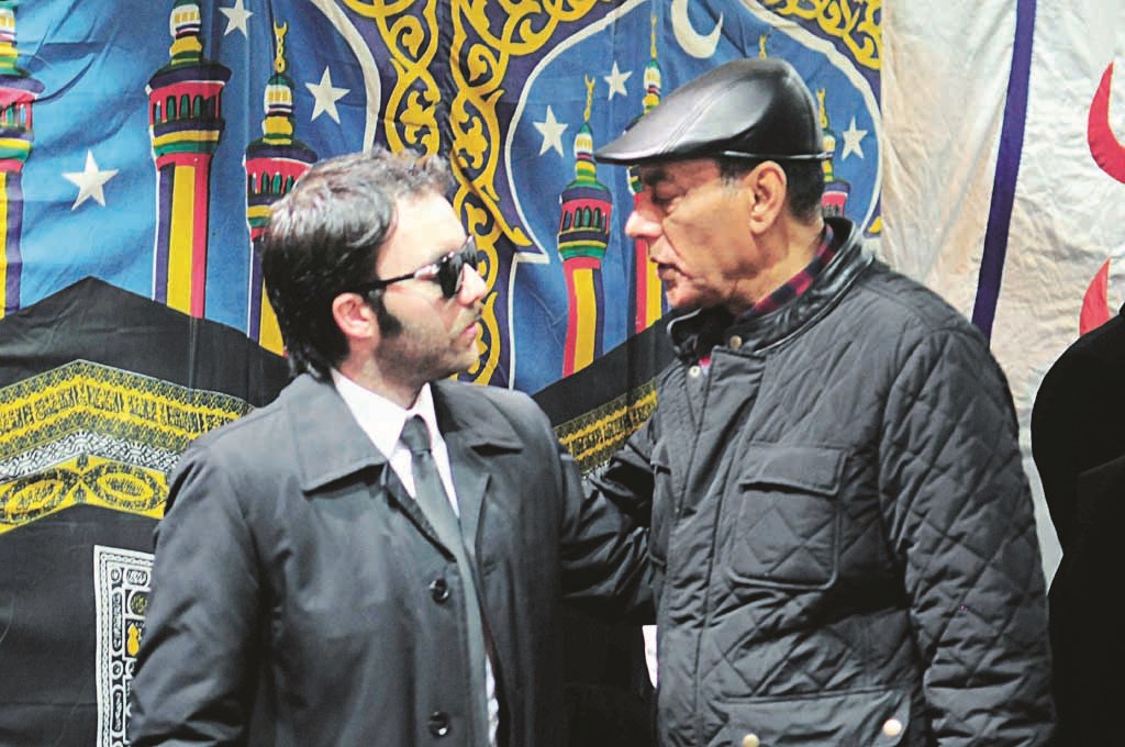 ... والفنان أحمد بدير يعزّي شريف رمزي