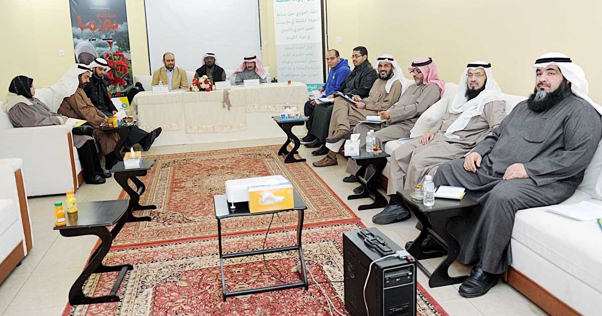 u062cu0627u0646u0628 u0645u0646 u0627u0644u0644u0642u0627u0621 u0627u0644u062du0648u0627u0631u064a (u062au0635u0648u064au0631 u0632u0643u0631u064au0627 u0639u0637u064au0629)