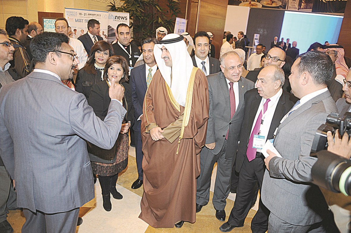 u0627u0644u0634u064au062e u0646u0645u0631 u0627u0644u0635u0628u0627u062d u0648u0627u0644u0639u0646u062cu0631u064a u0641u064a u062cu0648u0644u0629 u062fu0627u062eu0644 u0627u0644u0645u0639u0631u0636 (u062au0635u0648u064au0631 u0643u0631u0645 u0630u064au0627u0628)