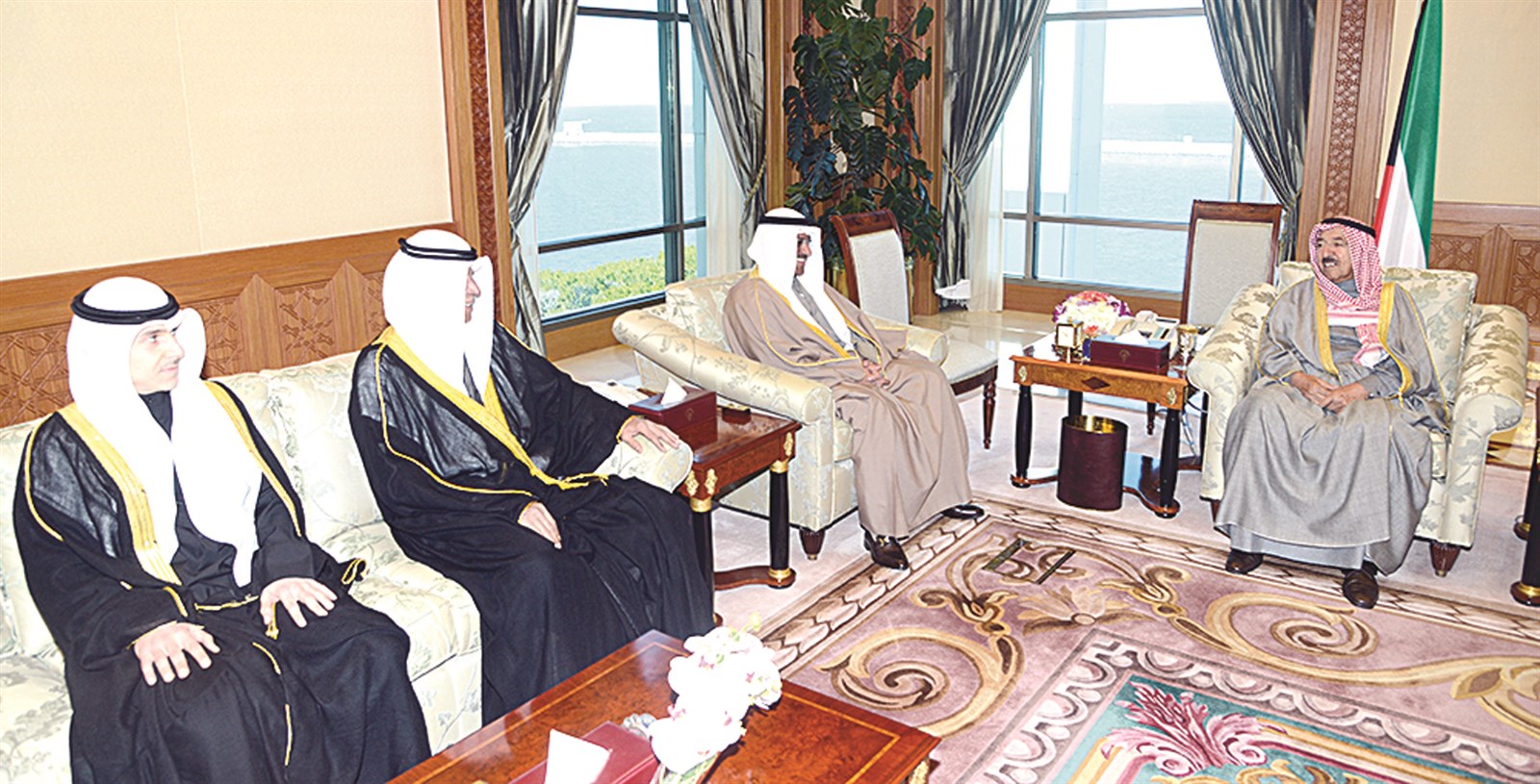 سمو الأمير مستقبلاً العسعوسي وبوجروة والياسين