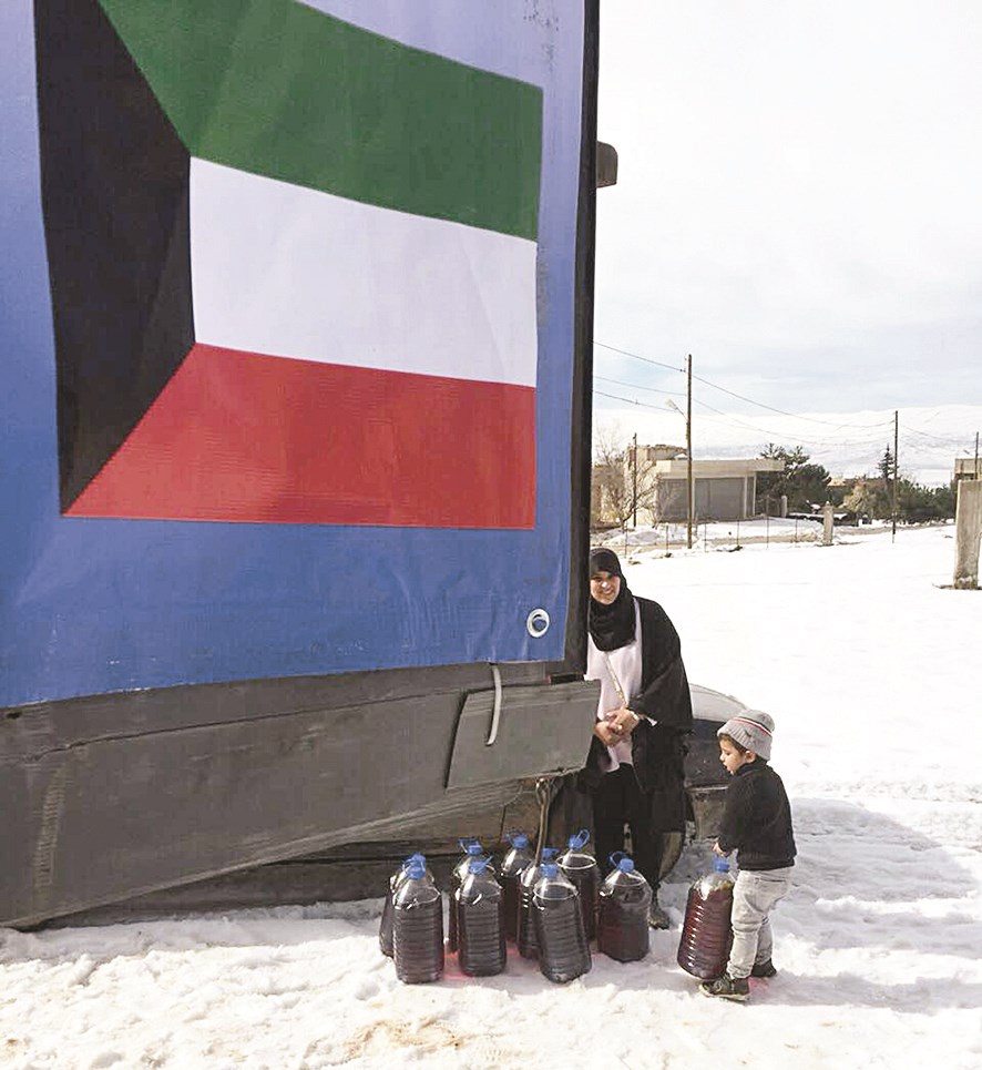 u0633u064au062fu0629 u0648u0637u0641u0644u0647u0627 u0628u0639u062f u062au0633u0644u0651u0645 u0627u0644u0645u0633u0627u0639u062fu0627u062a u0627u0644u0643u0648u064au062au064au0629