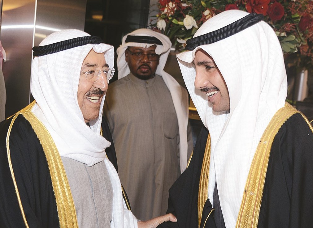 ... ومصافحاً رئيس مجلس الأمة مرزوق الغانم