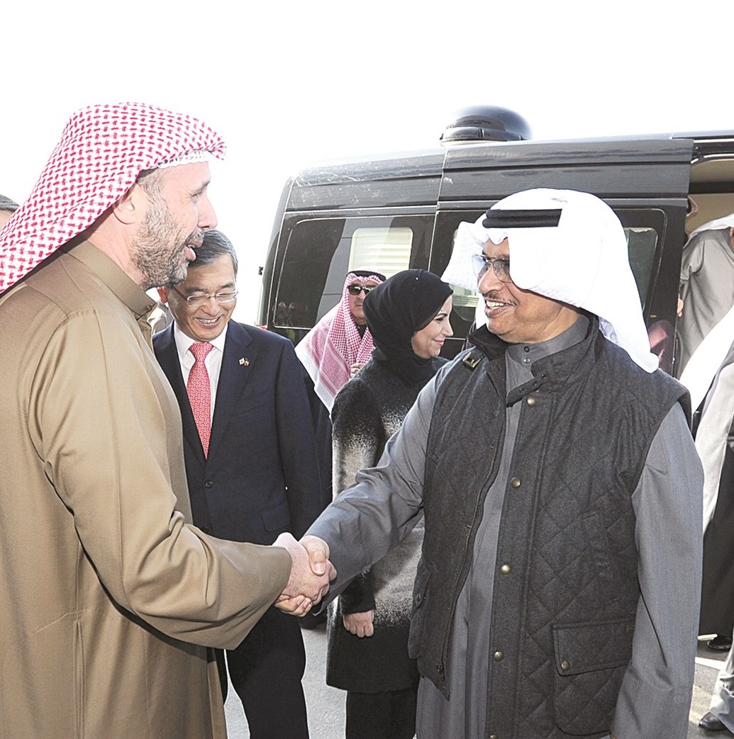 المبارك لدى وصوله إلى المشروع