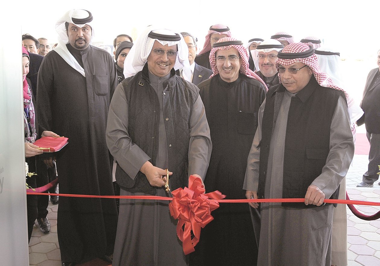 المبارك يفتتح مبنى الزوار الموقت والمركز الإعلامي وبدا الجراح والإبراهيم