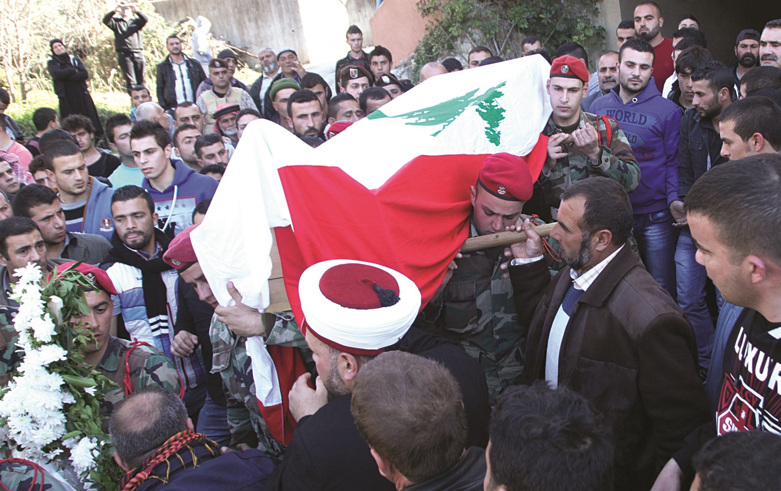 u0644u0628u0646u0627u0646u064au0648u0646 u064au0634u064au0651u0639u0648u0646 u0627u0644u062cu0646u062fu064a u0628u0644u0627u0644 u0623u062du0645u062f u0641u064a u0639u0643u0627u0631 u0623u0645u0633  (u0627 u0641 u0628)