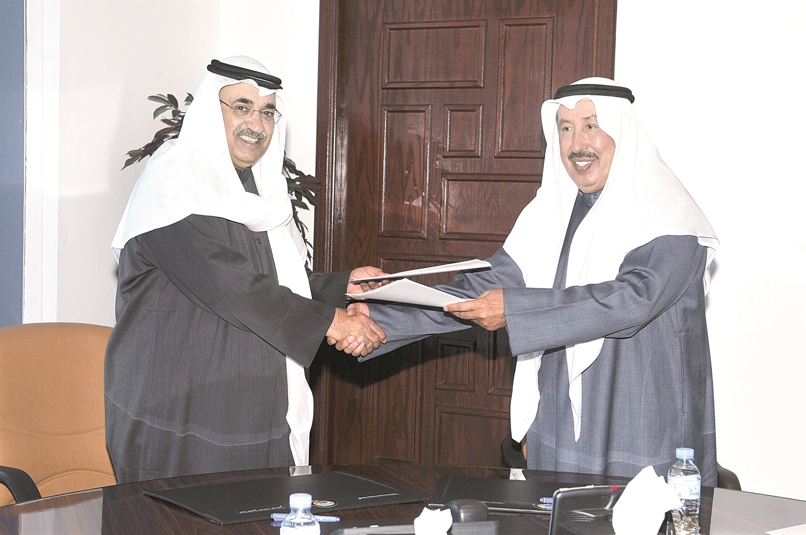 u0627u0644u0645u062fu0639u062c u0648u0627u0644u0647u0627u0631u0648u0646 u064au062au0628u0627u062fu0644u0627u0646 u0627u0644u0627u062au0641u0627u0642u064au0629