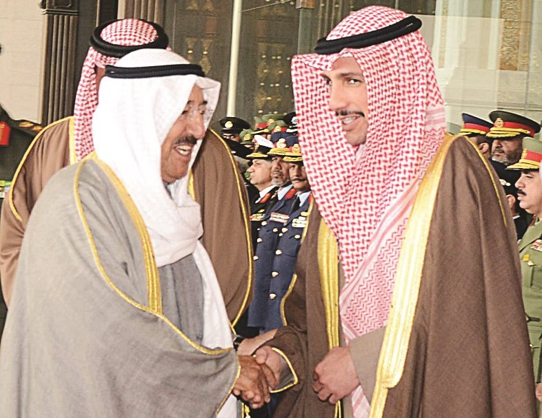 سموه يتلقى تهنئة الغانم