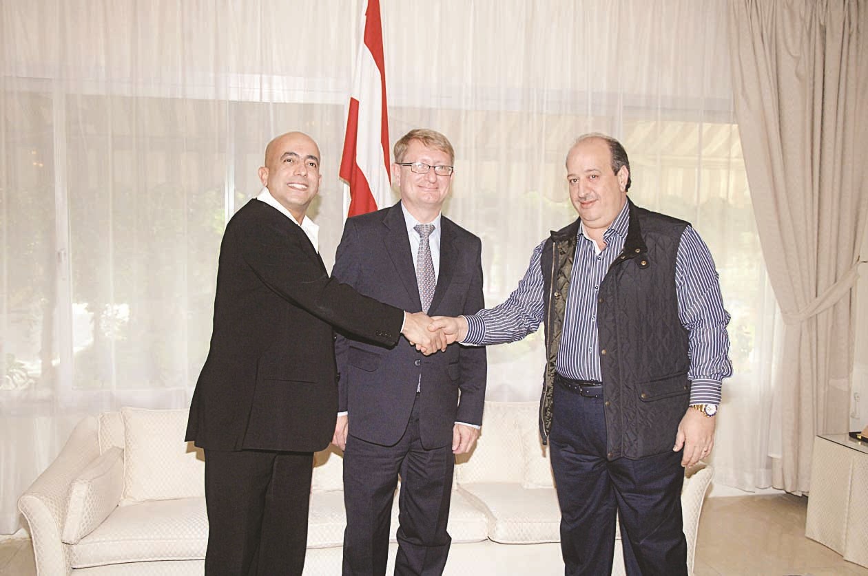 u0627u0644u0633u0641u064au0631 u0627u0644u0646u0645u0633u0627u0648u064a u0645u062au0648u0633u0637u0627u064b u0639u0627u0645u0631 u0627u0644u0635u0628u0627u062d u0648u0623u062du0645u062f u0631u0636u0648u0627u0646 b(u062au0635u0648u064au0631 u0646u0648u0631 u0647u0646u062fu0627u0648u064a)