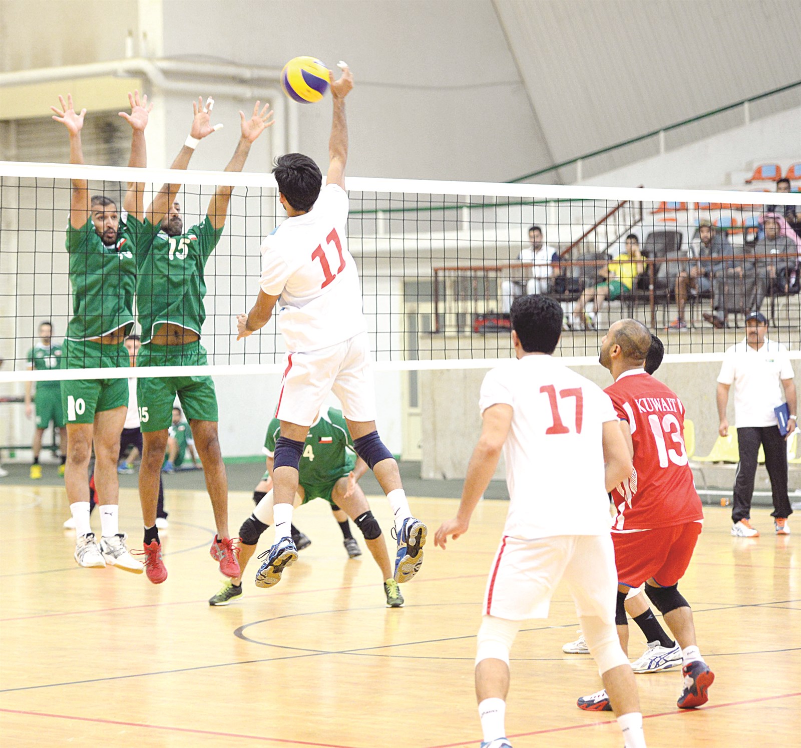 u064au0639u0642u0648u0628 u0639u062fu0646u0627u0646 u064au0636u0631u0628 u0628u0642u0648u0629 u0627u0645u0627u0645 u0627u0644u0639u0631u0628u064a u0641u064a u0644u0642u0627u0621 u0627u0644u0630u0647u0627u0628