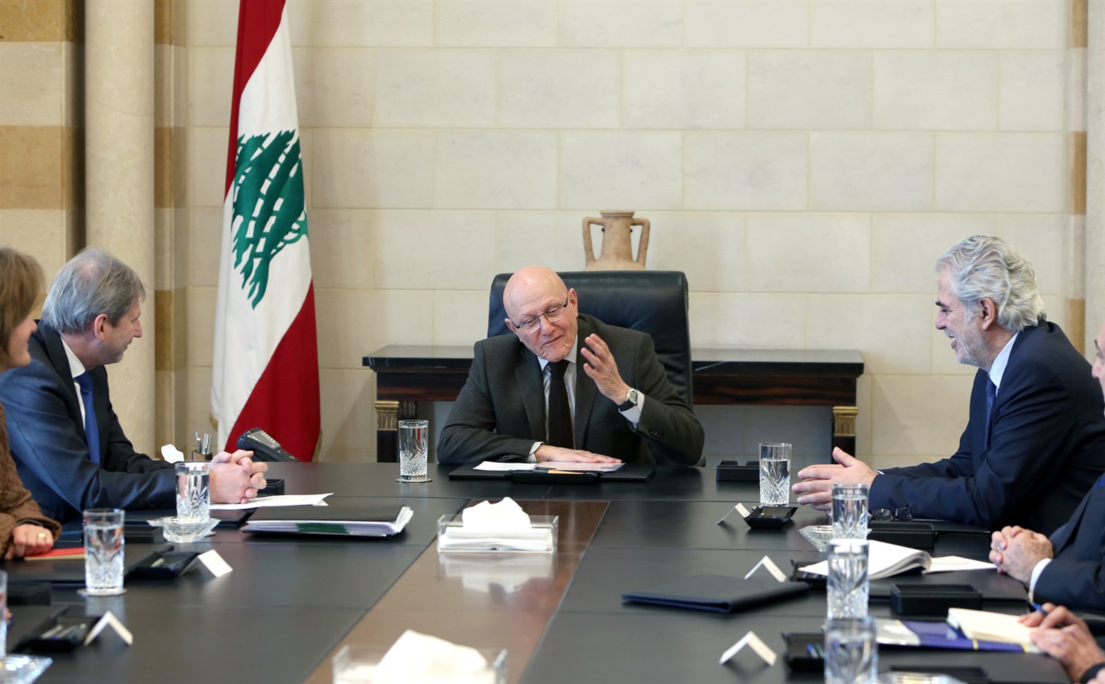 u0631u0626u064au0633 u0627u0644u062du0643u0648u0645u0629 u0627u0644u0644u0628u0646u0627u0646u064au0629 u062au0645u0627u0645 u0633u0644u0627u0645 u0645u0633u062au0642u0628u0644u0627u064b u0623u0645u0633 u0627u0644u0645u0633u0624u0648u0644u064au0646 u0627u0644u0623u0648u0631u0648u0628u064au064au0646 u0643u0631u064au0633u062au0648u0633 u0633u062au064au0644u064au0627u0646u064au062fu064au0632 (u0627u0644u0649 u0627u0644u064au0645u064au0646) u0648 u062cu0648u0647u0627u0646u064au0632 u0647u0627u0646(u0627 u0628)