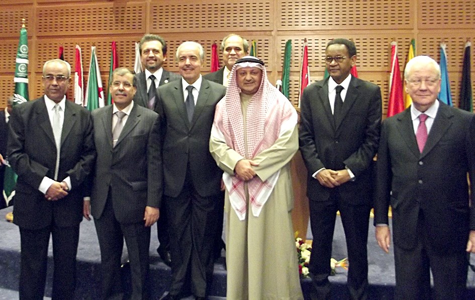 u062cu0627u0646u0628 u0645u0646 u0627u0644u0645u0634u0627u0631u0643u064au0646 u0641u064a u0627u0644u062du0641u0644