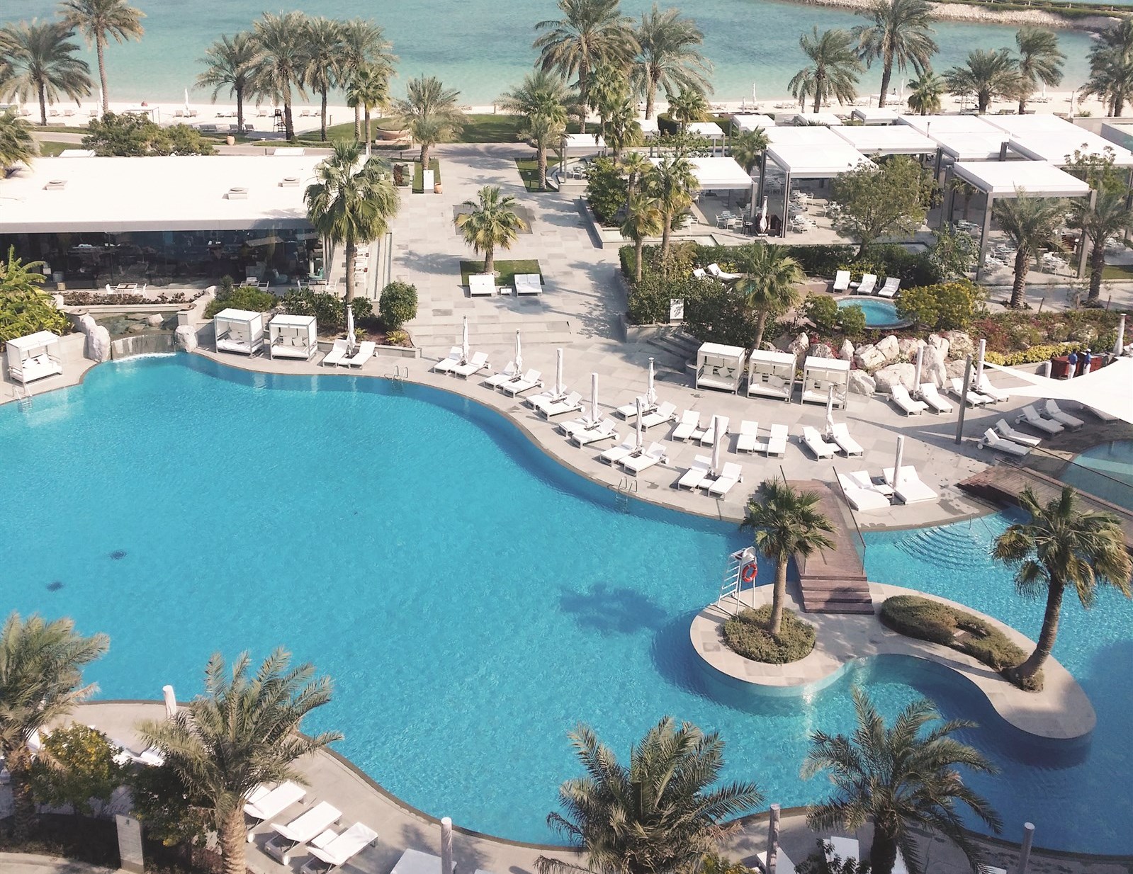 u0641u0646u062fu0642 u0648u0645u0646u062au062cu0639 u00abu0627u0644u0631u064au062au0632 - u0643u0627u0631u0644u062au0648u0646u00bb u0641u064a u0645u0645u0644u0643u0629 u0627u0644u0628u062du0631u064au0646