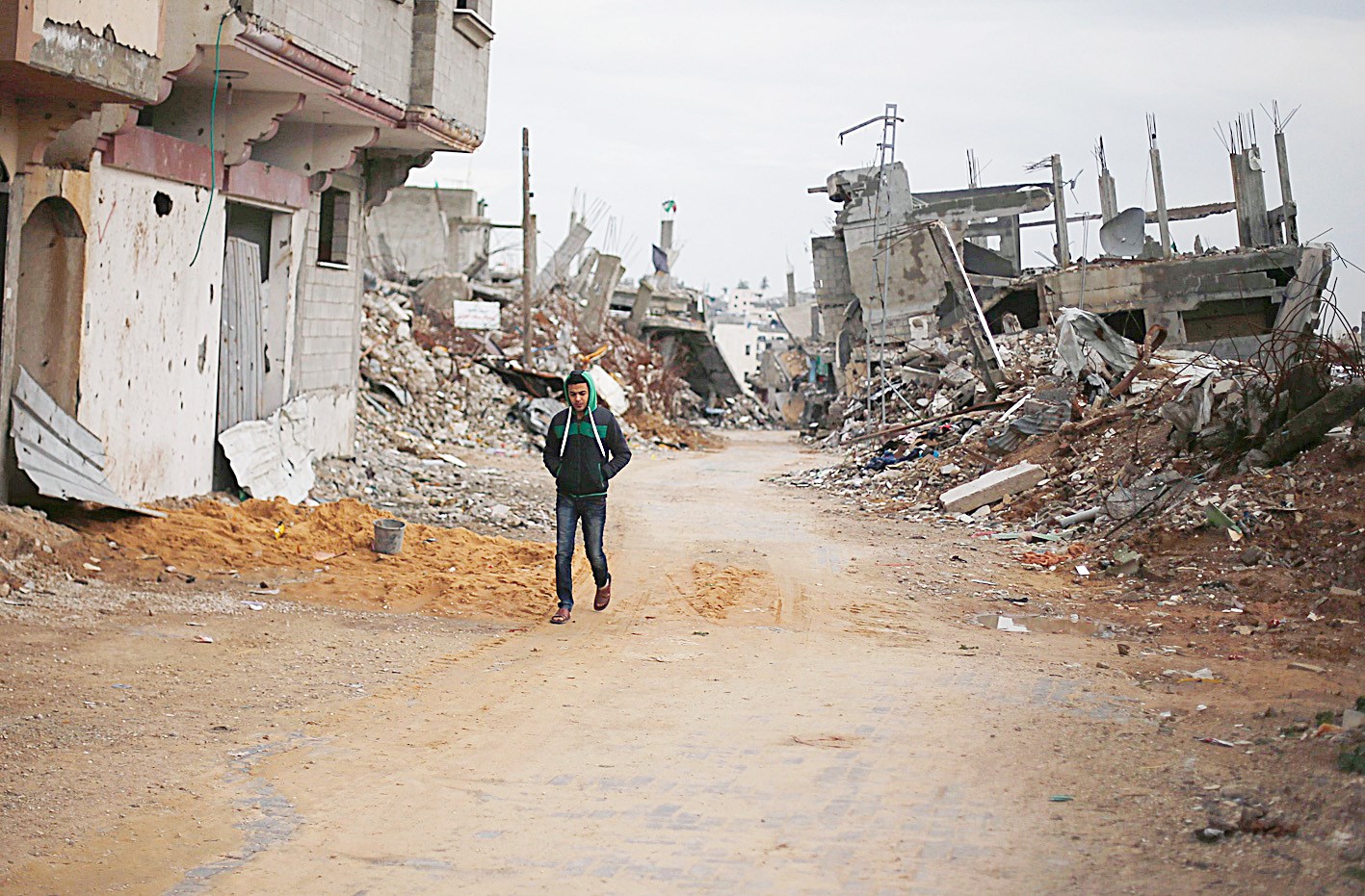 u0641u0644u0633u0637u064au0646u064a u064au0633u064au0631 u0628u064au0646 u0645u0628u0627u0646u064d u062fu0645u0631u062a u0641u064a u0627u0644u062du0631u0628 u0627u0644u0627u0633u0631u0627u0626u064au0644u064au0629 u0627u0644u0623u062eu064au0631u0629 u0636u062f u063au0632u0629b(u0631u0648u064au062au0631u0632)