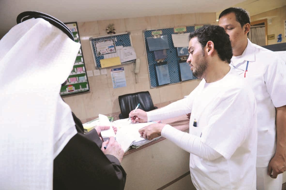 الزميل ناصر الفرحان يُطالع ملفات المنسيين مع ماجد العنزي