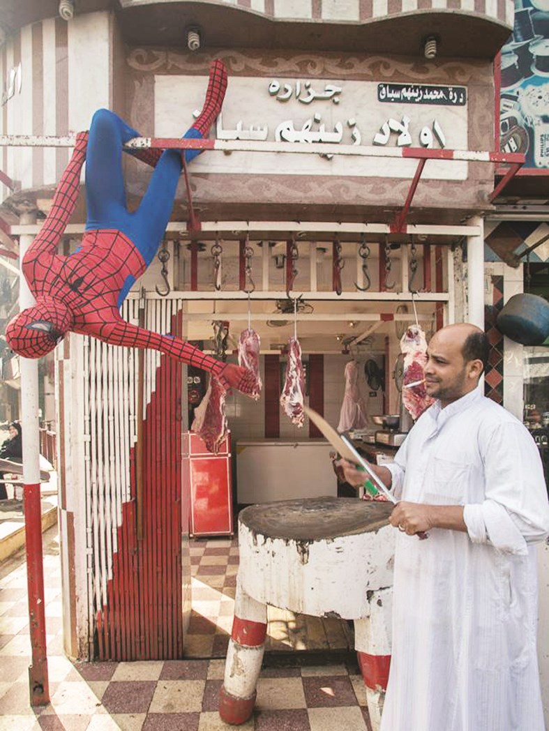 معلقاً بدلاً من اللحوم عند جزار