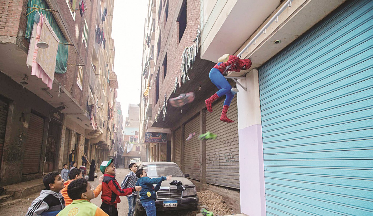 ... u0648u0645u0633u062au0639u0631u0636u0627u064b u0645u0647u0627u0631u0627u062au0647 u0641u064a u062du0627u0631u0629 u0628u0627u0644u0642u0627u0647u0631u0629