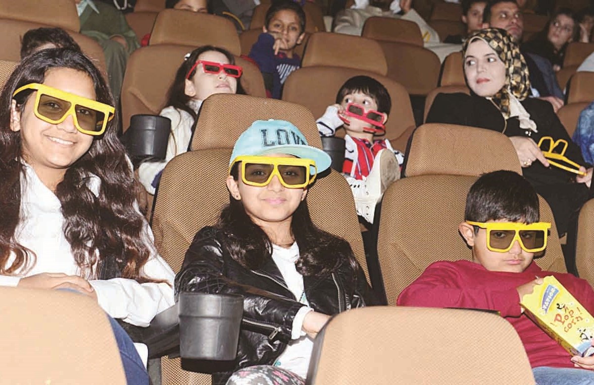 u0623u0637u0641u0627u0644 u062du0636u0631u0648u0627 u0627u0644u0639u0631u0636 (u062au0635u0648u064au0631 u0645u0648u0633u0649 u0639u064au0627u0634)