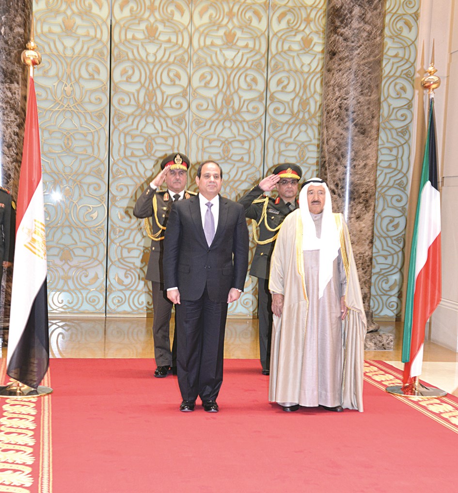 u0633u0645u0648 u0627u0644u0623u0645u064au0631 u0648u0627u0644u0633u064au0633u064a u064au0633u062au0639u0631u0636u0627u0646 u062du0631u0633 u0627u0644u0634u0631u0641