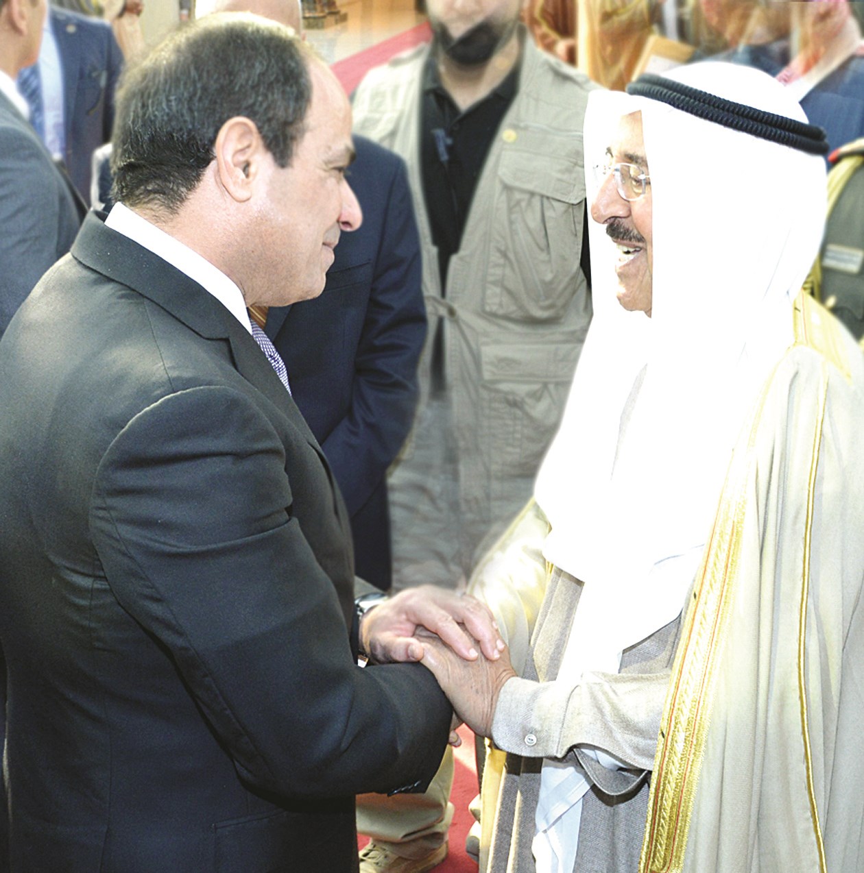 سمو الأمير مودعاً السيسي