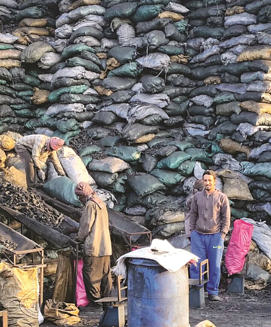 u0639u0645u0627u0644 u0627u0644u0641u062du0645 u064au062cu0647u0632u0648u0646 u0628u0636u0627u0639u062au0647u0645 u0627u0633u062au0639u062fu0627u062fu0627u064b u0644u0645u0648u0627u062cu0647u0629 u00abu0645u064au062bu0629u00bb