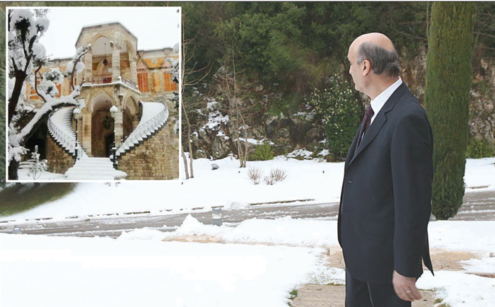 u0633u0645u064au0631 u062cu0639u062cu0639 u0641u064a u0645u0642u0631u0647 u0627u0644u0630u064a u0628u0644u063au062au0647 u0627u0644u062bu0644u0648u062c u0648u0641u064a u0627u0644u0625u0637u0627u0631 u0642u0635u0631 u0627u0644u0646u0627u0626u0628 u0648u0644u064au062f u062cu0646u0628u0644u0627u0637 u0641u064a u0627u0644u0645u062eu062au0627u0631u0629