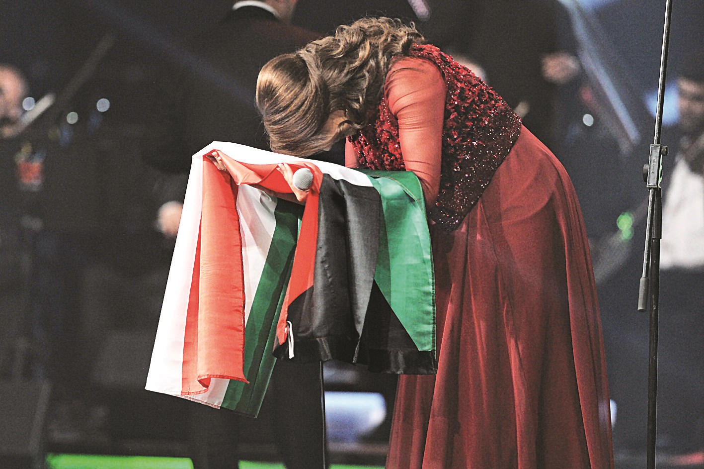 u0627u0644u0631u0648u0645u064a u0645u0646u062du0646u064au0629 u0623u0645u0627u0645 u0639u0644u0645 u0627u0644u0643u0648u064au062a (u062au0635u0648u064au0631u062cu0627u0633u0645 u0628u0627u0631u0648u0646)