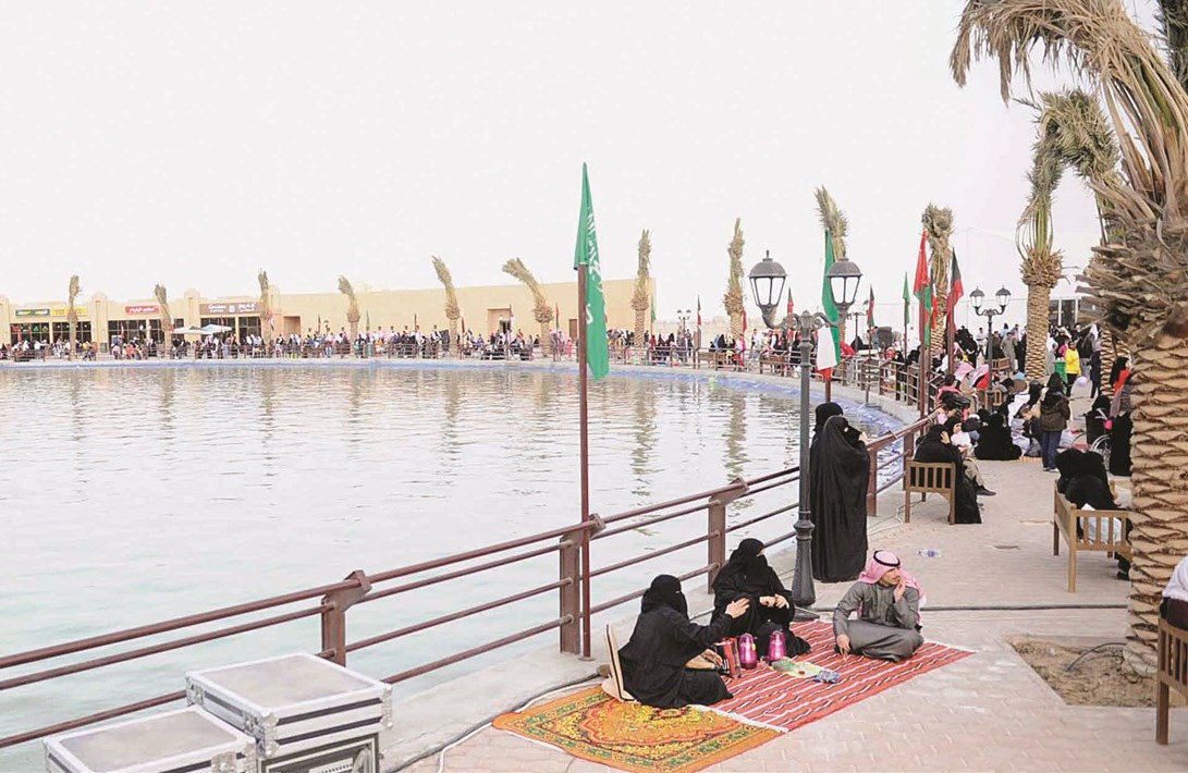 بحيرة وسط القرية