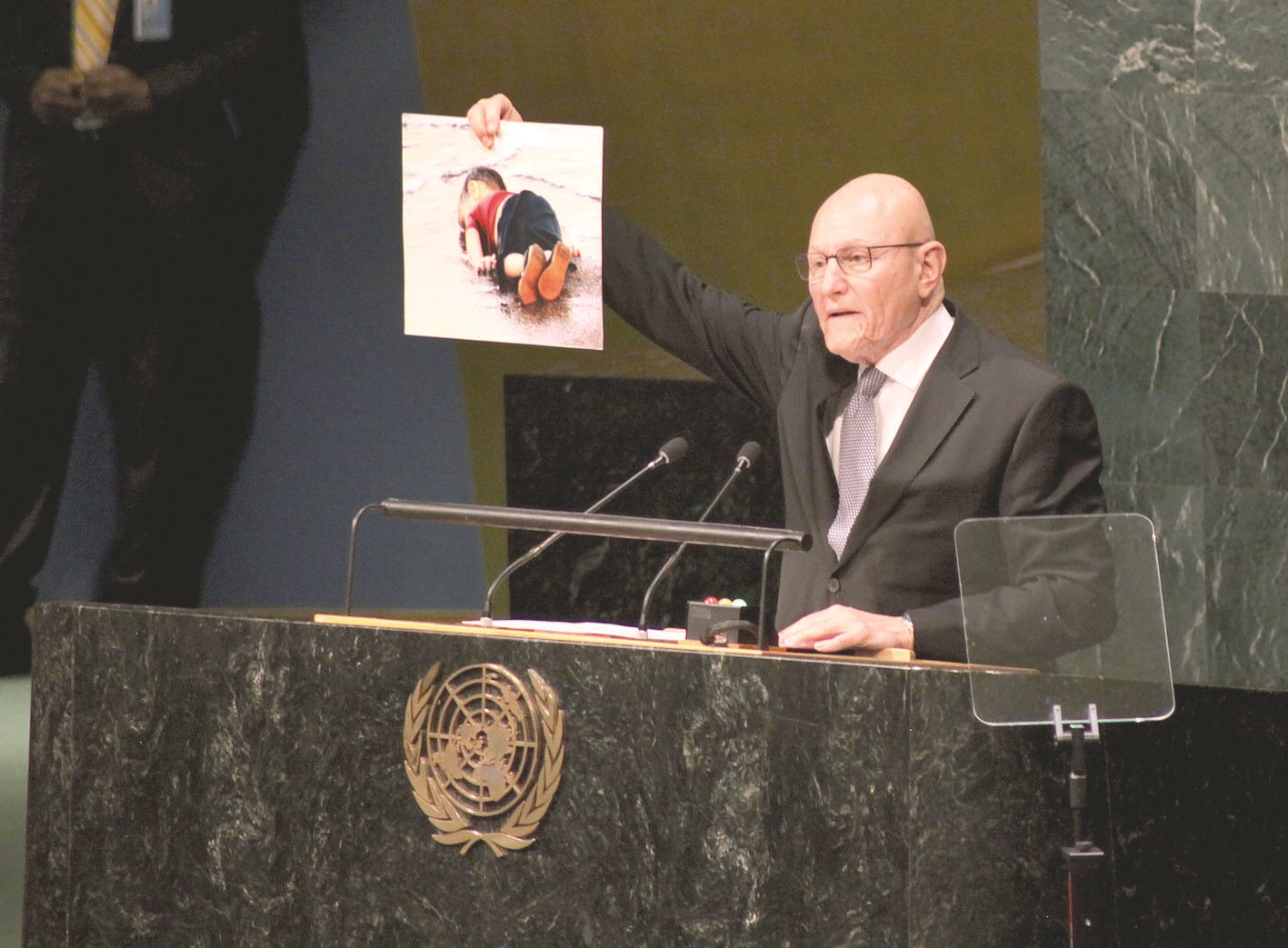 u0633u0644u0627u0645 u064au0639u0631u0636 u0635u0648u0631u0629 u0644u062cu062bu0629 u0627u0644u0637u0641u0644 u0625u064au0644u0627u0646 u062eu0644u0627u0644 u0625u0644u0642u0627u0626u0647 u0643u0644u0645u0629 u0641u064a u0627u0644u0623u0645u0645 u0627u0644u0645u062au062du062fu0629