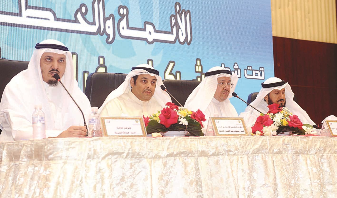 u0642u064au0627u062fu0627u062a u00abu0627u0644u0623u0648u0642u0627u0641u00bb u0645u0646u0635u062au0648u0646 u0644u0644u0623u0626u0645u0629   (u062au0635u0648u064au0631 u0632u0643u0631u064au0627 u0639u0637u064au0629)