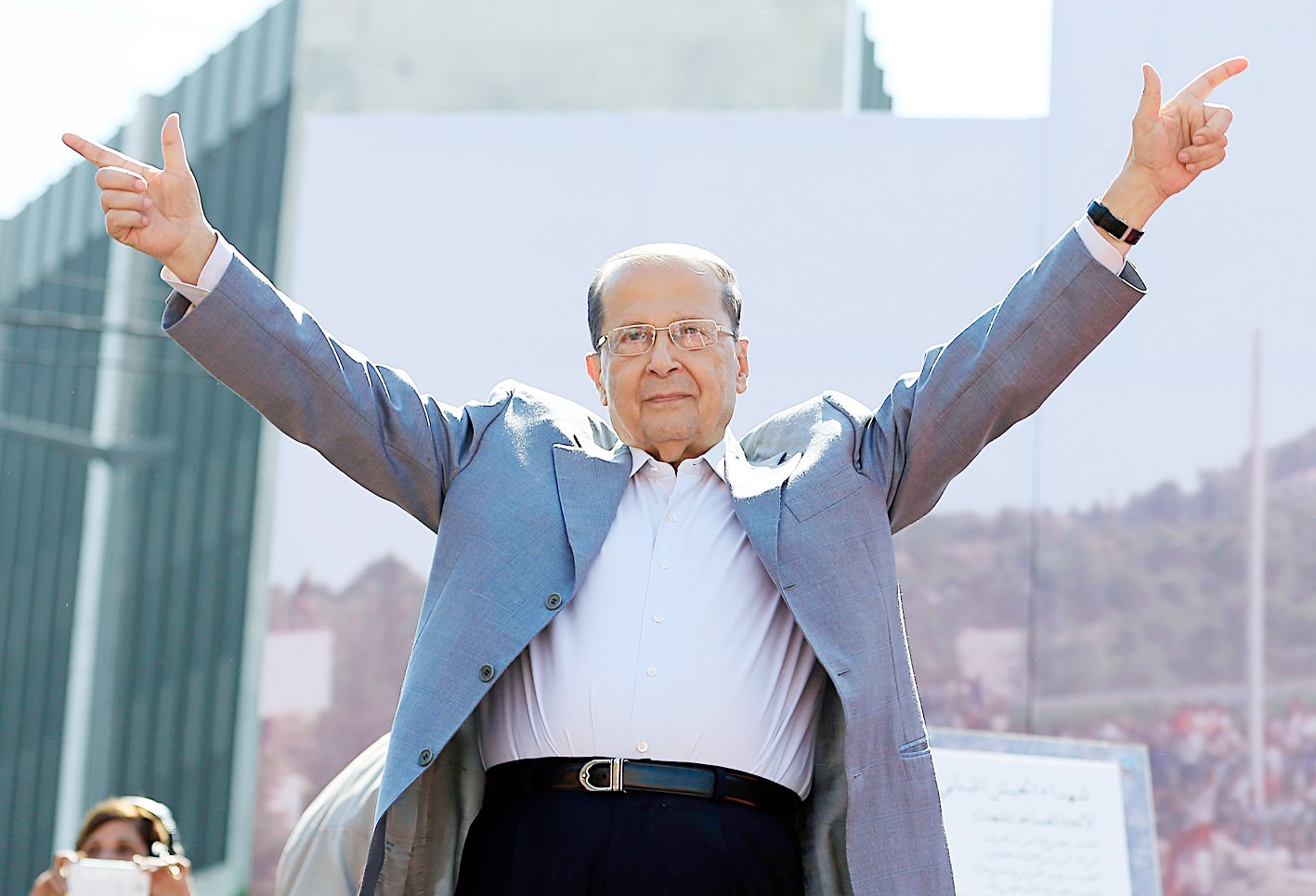 u0639u0648u0646 u062eu0644u0627u0644 u0625u0644u0642u0627u0626u0647 u062eu0637u0627u0628u0647  (u0623 u0628)