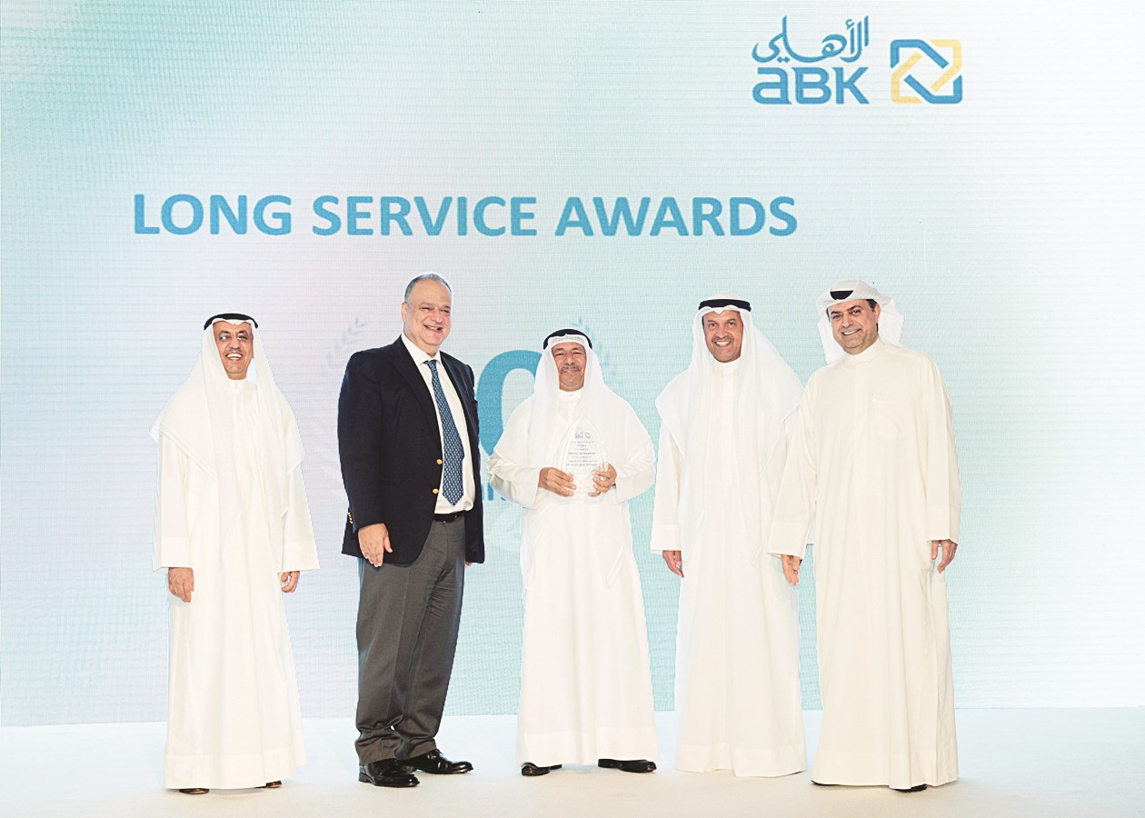 خلف محفوظ ... 30 سنة من التفاني