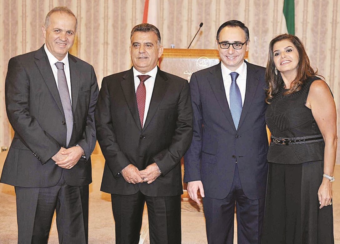 إبراهيم وحجيج يتوسطان جوزيف اسطفان وحرمه