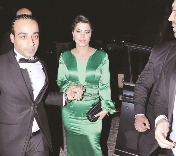 شمس في طريقها للحفل بصحبة مدير أعمالها تامر البيطار